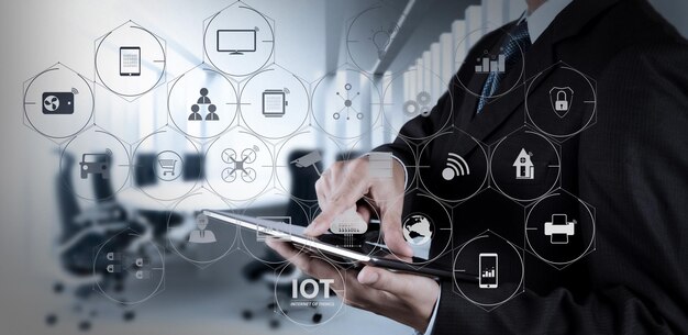 Internet de las cosas Tecnología IOT con AR Realidad aumentada en el tablero de instrumentos VR Empresario