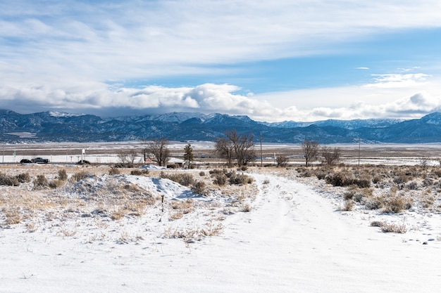 Inverno em Utah com neve e clima frio e limpo