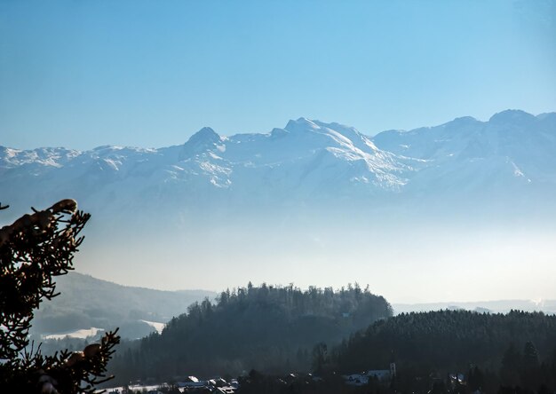 Inverno nos Alpes Belas vistas das cordilheiras em Salzburgo, na Áustria