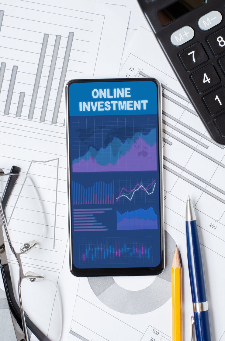 Foto inversión online. smartphone con aplicación móvil