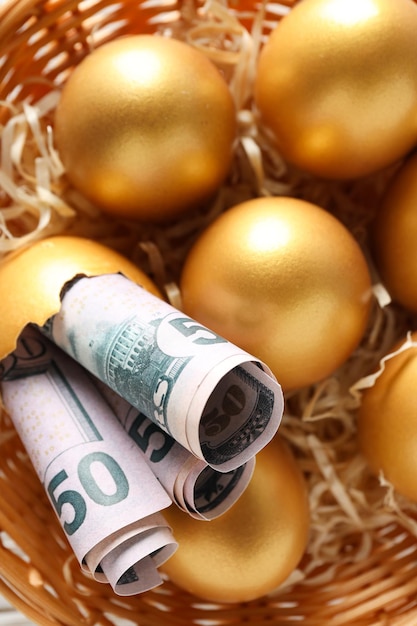 Investimentos e aposentadoria de poupança de pensão de ovos de ouro