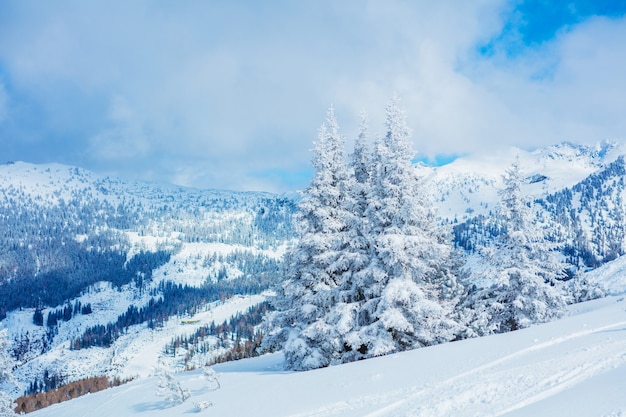 Invierno en los Alpes austríacos. Precioso paisaje