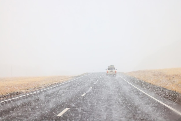 invierno carretera nevadas fondo niebla mala visibilidad