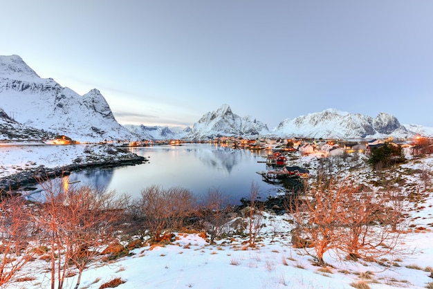Invierno en las islas Reine Lofoten Noruega