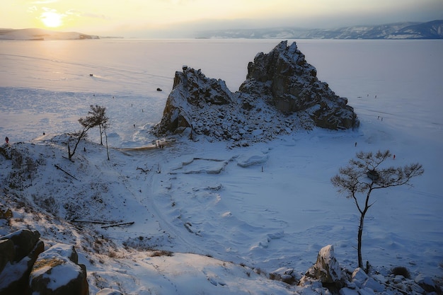 invierno paisaje naturaleza lago baikal shamanka rock isla olkhon