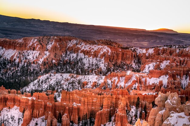 Invierno en el Parque Nacional Bryce Canyon, Utah, EE.