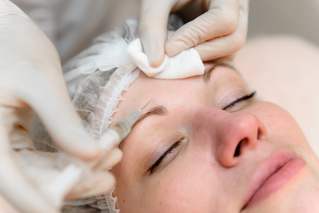 Inyecciones en cosmetología. Rejuvenecimiento.