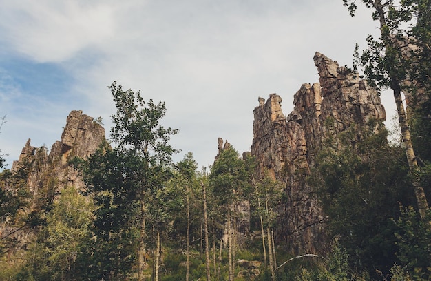 Inzer dientes Inzer rocas cerca de la aldea Tirlyansky Rusia Sur Ural Bashkortostán República Beloretsky distrito