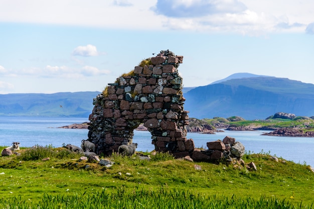 Iona Abbey en la isla de Iona, Escocia, Reino Unido.