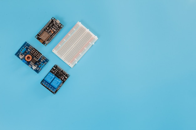 Iot micro-controlador nano placa eletrônica e pcb breadboard