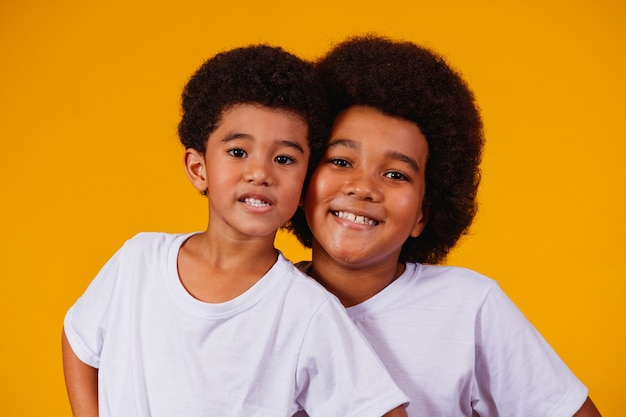 Irmãos afro. dia do irmão