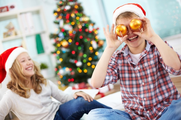 Irmãos natal bonito adorável youngster