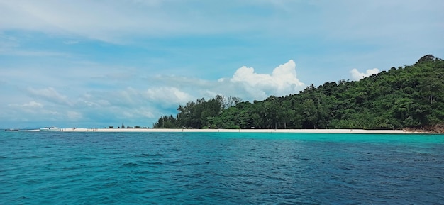 Foto isla de bambú en krabi, tailandia