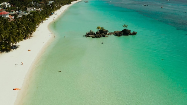 Foto isla de boracay con playa de arena blanca filipinas