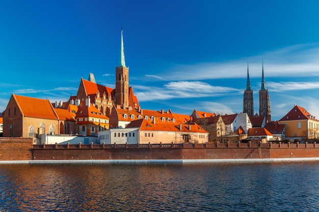 Isla de la Catedral en la mañana, Wroclaw, Polonia