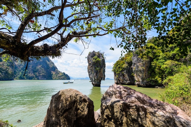 Isla de James Bond en la bahía de Phang Nga, Tailandia