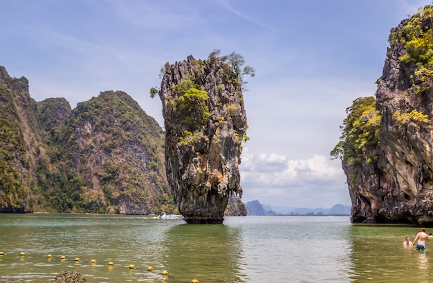 Isla Ko Tapu en Tailandia y el paisaje circundante