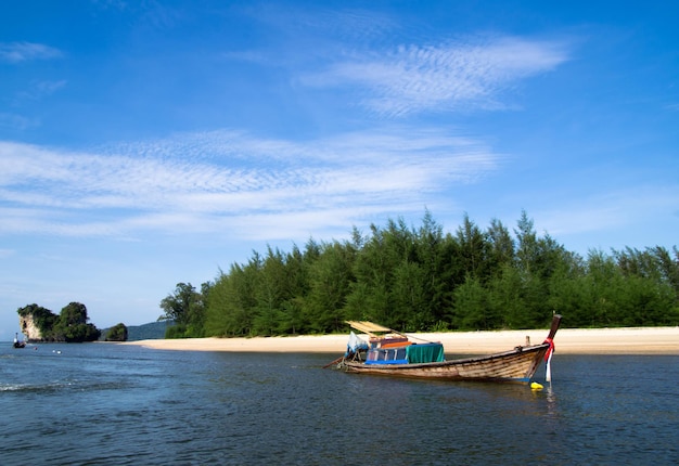 Isla y mar en Krabi Thsiland