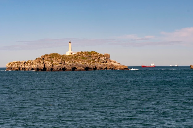 Isla Mouro en la bahía de Santander