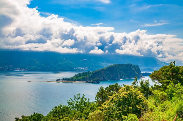 Foto isla nicolás en budva montenegro