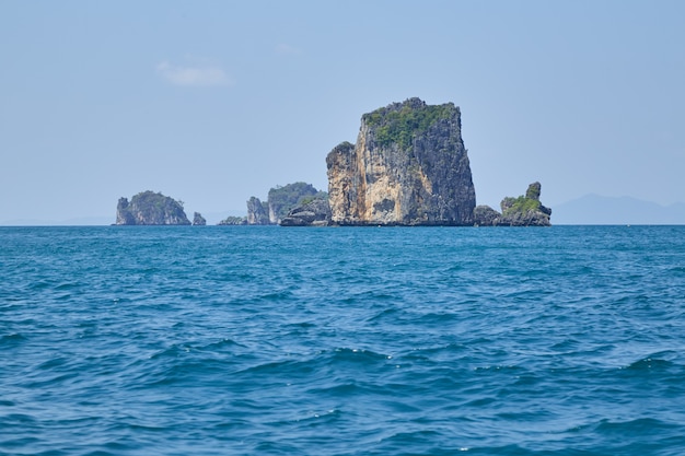 Isla paradisiaca en tailandia andaman