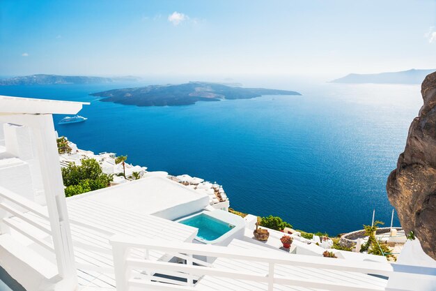 Isla de Santorini, Grecia. Hermoso paisaje, vista al mar.