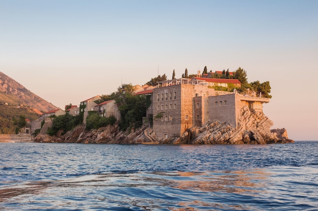 Isla Sveti Stefan en Budva, Montenegro