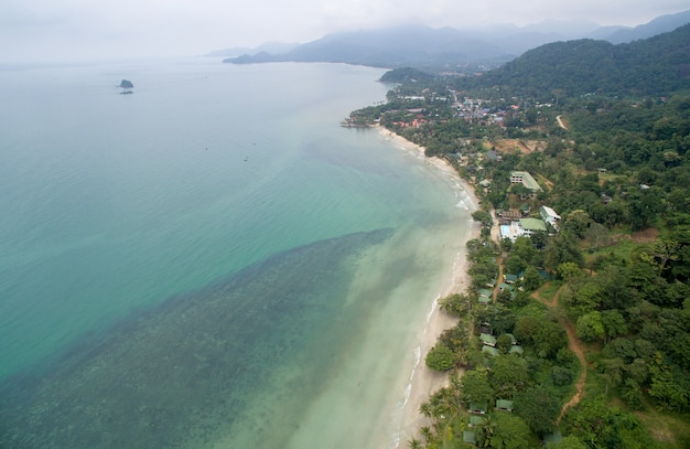 Isla tropical y playa en bluesea