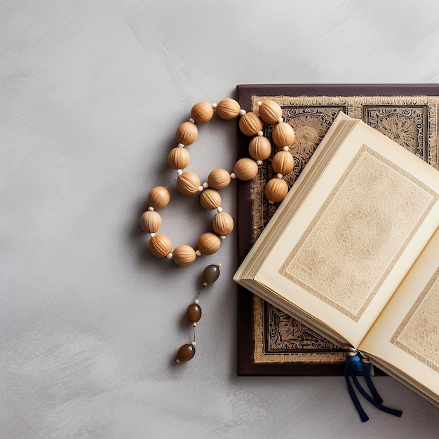 Islamischer Hintergrund mit Koran und Gebetsperlen