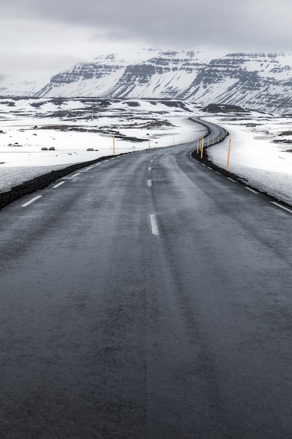 Islandia paisaje invernal carretera