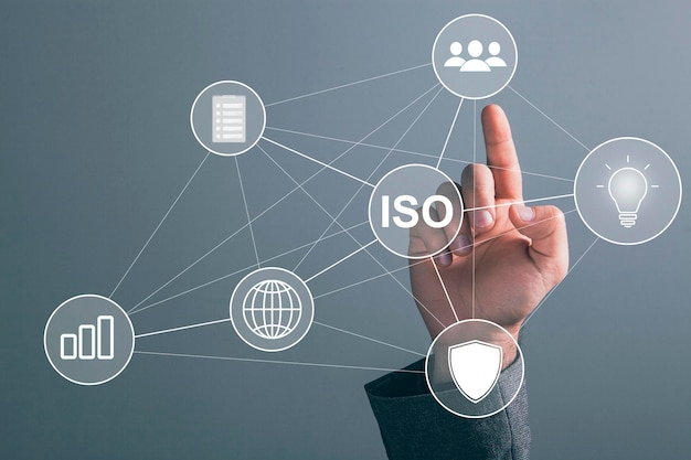 ISO und Symbole auf einem virtuellen Bildschirm