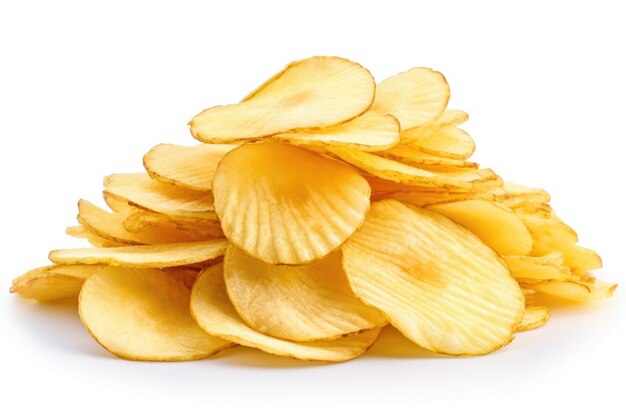 Isolierter weißer Hintergrund für Kartoffeln und knusprige Chips