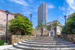 Foto israel centro histórico de tel aviv neve tzedek con galerías de arte y restaurantes