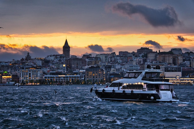 Istambul à noite Turkiye