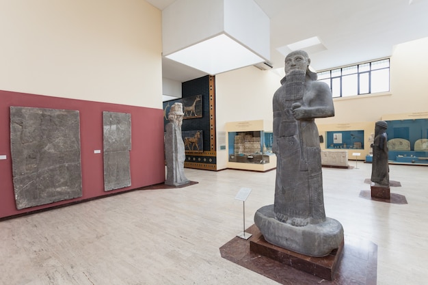 ISTAMBUL, TURQUIA - 7 DE SETEMBRO DE 2014: Museu de Arqueologia de Istambul em 7 de setembro de 2014 em Istambul, Turquia