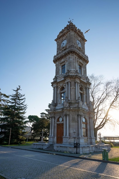 Istanbul Türkei Januar Glockenturm im Dolmabahçe-Palast