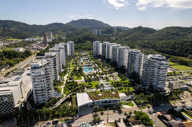 Itajai Santa Catarina Brasil Imagen aérea de edificios de condominios en la playa Praia Brava