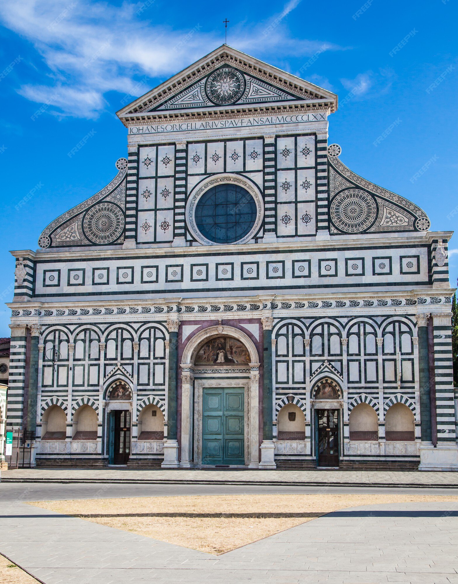 Italia, florencia: santa maria novella, una de las iglesias más importantes de la ciudad. | Foto Premium Italia, florencia: santa maria novella, una de las iglesias más importantes de la ciudad. | Foto Premium