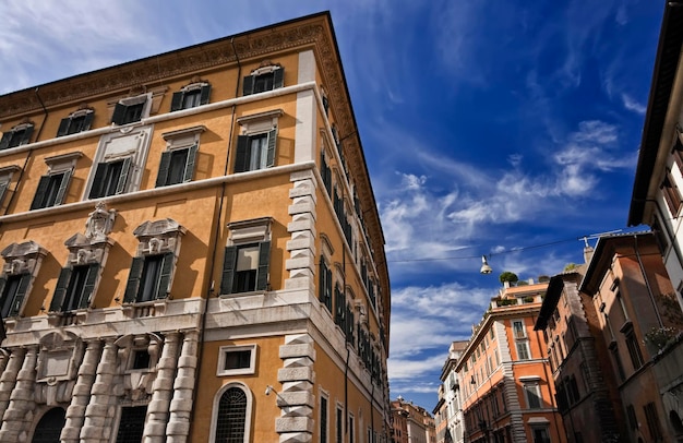 ITALIA Lazio Roma Edificios antiguos en el centro de la ciudad cerca del río Tevere