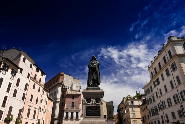 ITALIA Lazio Roma Giordano Bruno estatua en la plaza Campo Dei Fiori