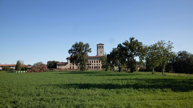 Itália palácio medieval lombardo no campo