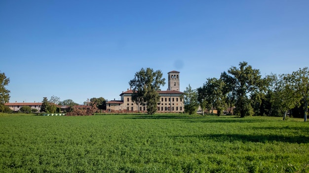 Itália palácio medieval lombardo no campo