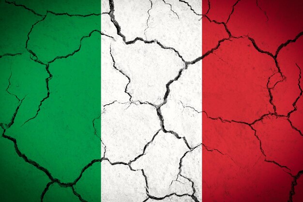 Itália rachada bandeira do país