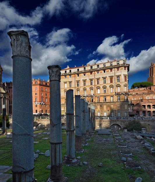 Italia, Roma, Foro Romano (Foro de Trajano, 112 - 113 AC), ruinas romanas