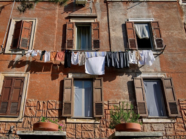 Italia Roma Garbatella fachada de edificio antiguo