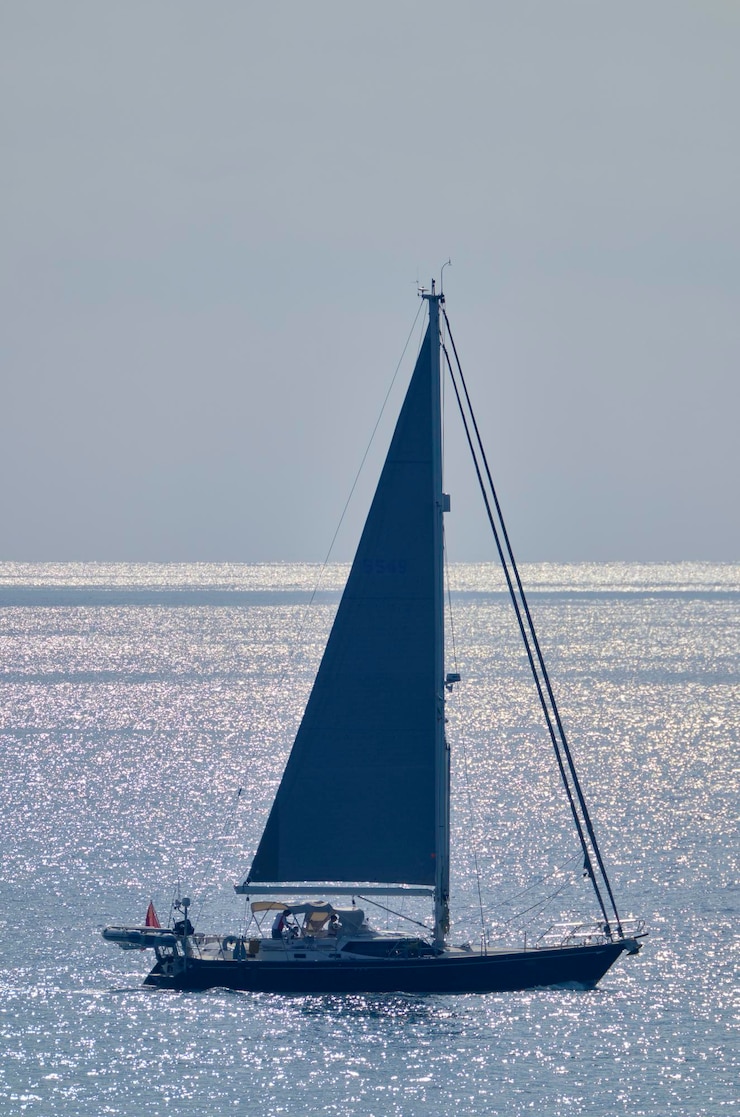 Foto italia, sicilia, mar mediterráneo, velero en crucero por el canal de sicilia
