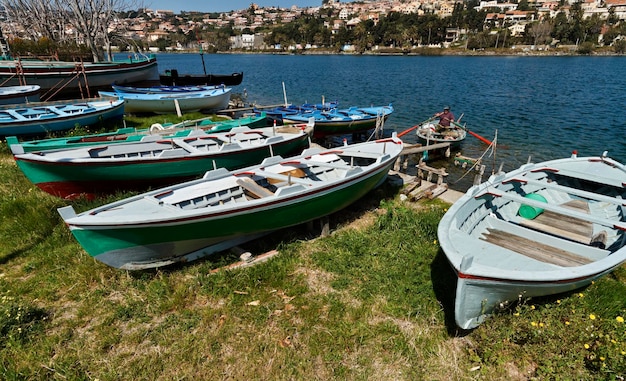 Itália, Sicília, Messina, lago Ganzirri, barcos de pesca