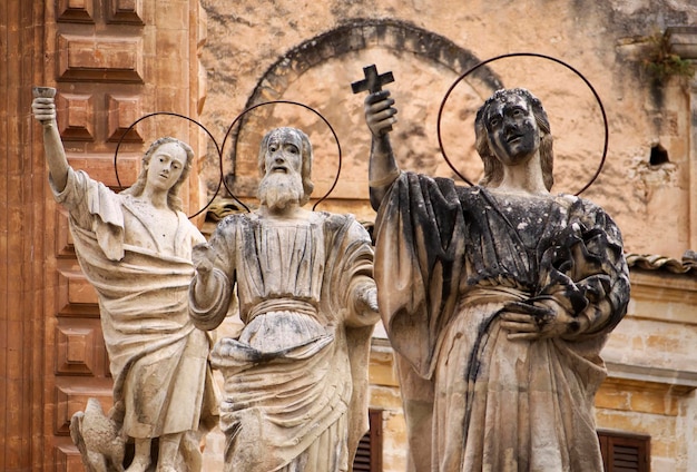 Itália, Sicília, Modica (província de Ragusa), Catedral de São Pedro, estátuas barrocas