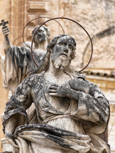 Italia Sicilia Modica Provincia de Ragusa la Catedral de San Pedro del siglo XVIII aC estatuas barrocas