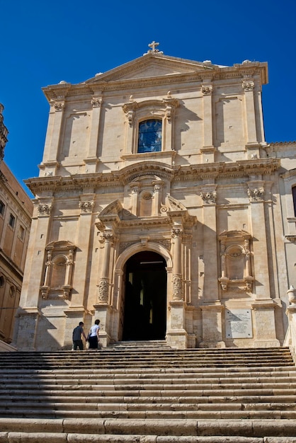 Italia Sicilia Noto Siracusa Provincia Barroco S Francesco Iglesia fachada del siglo XVII aC